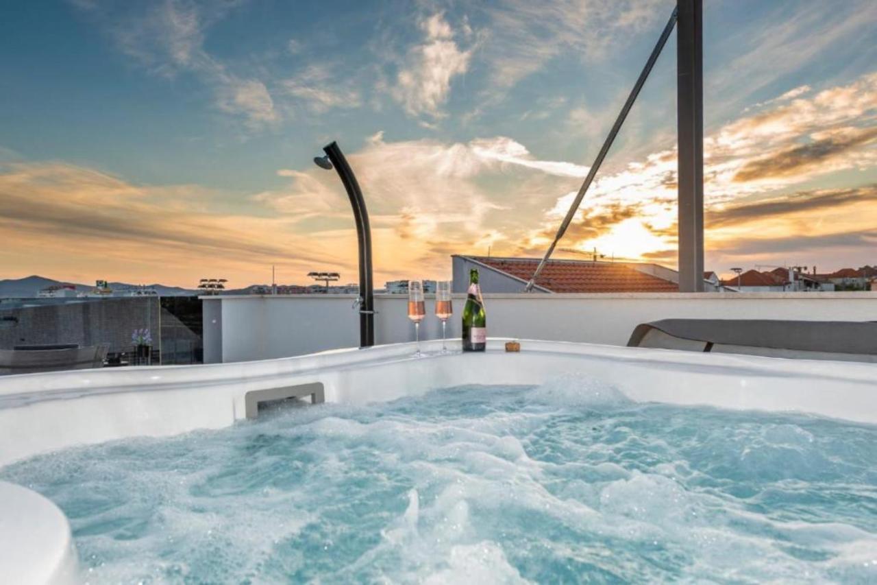 Luxury Majpruz Suites I Ζαντάρ Εξωτερικό φωτογραφία