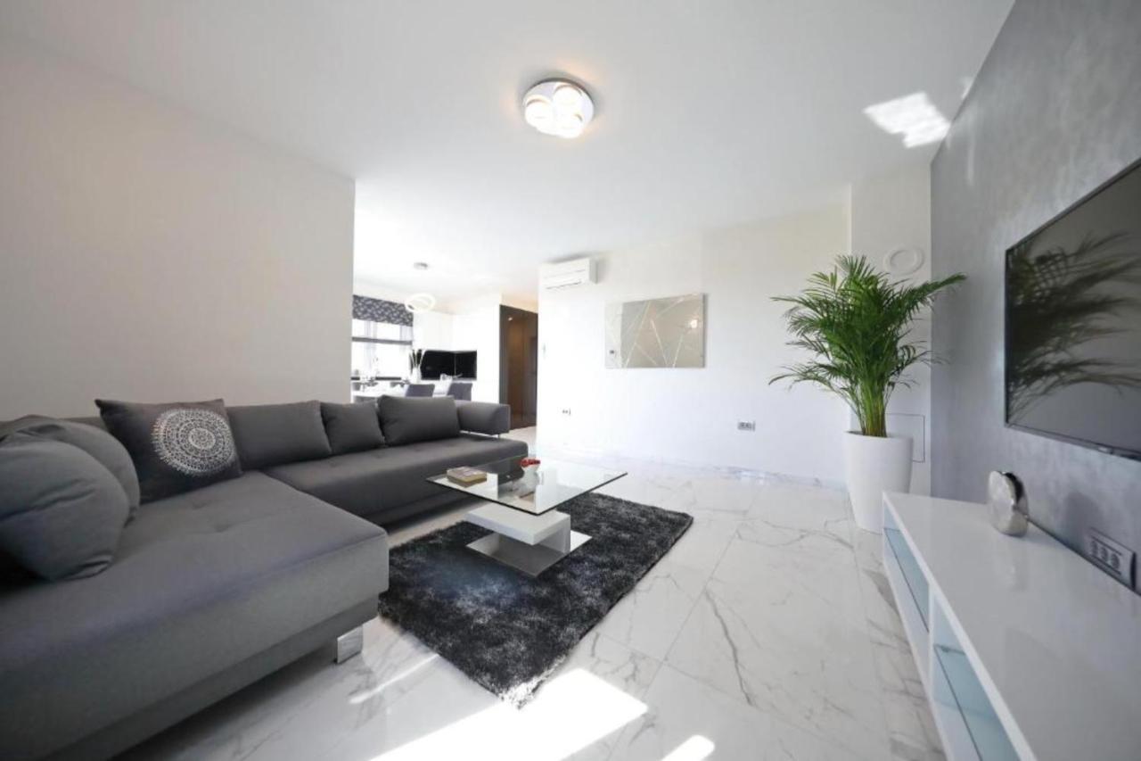 Luxury Majpruz Suites I Ζαντάρ Εξωτερικό φωτογραφία