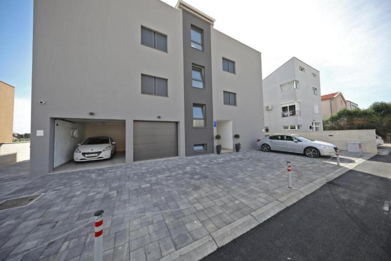 Luxury Majpruz Suites I Ζαντάρ Εξωτερικό φωτογραφία