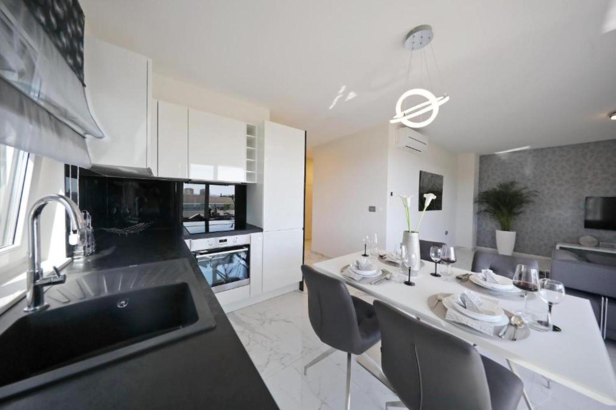 Luxury Majpruz Suites I Ζαντάρ Δωμάτιο φωτογραφία